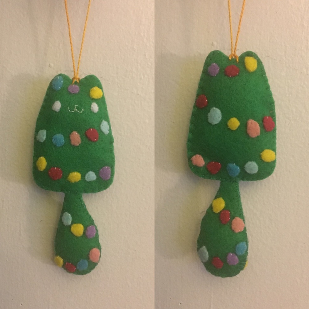 Christmas Stringlights Cat - Picture 6 of 7